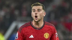 Carrick cautious after Mount's injury scare in PSG friendly