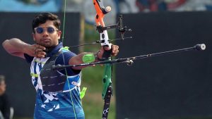 His score bettered the previous Asian Games qualification record of 690 by Korean Lee Woo Seok