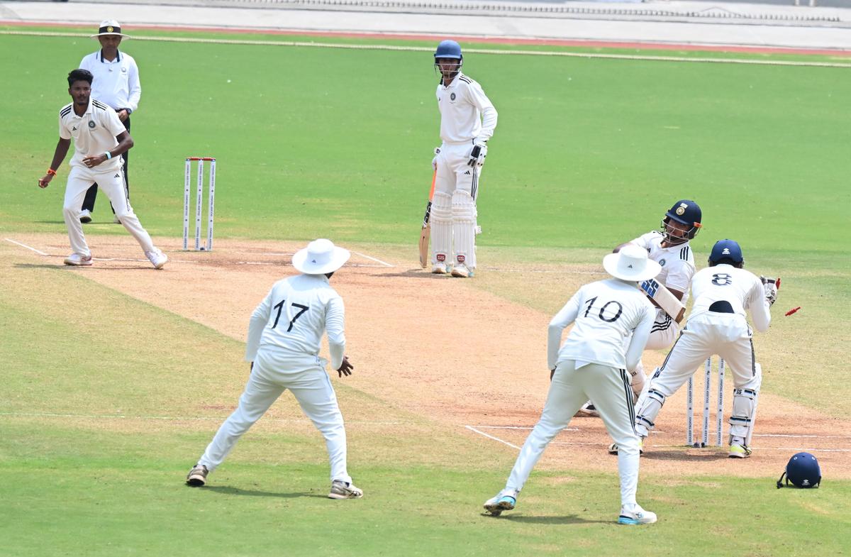 Duleep Trophy final | East does not give South an inch, coronation all but a matter of time