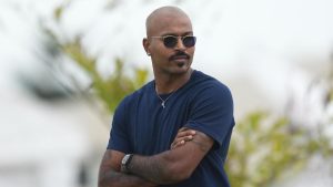 Hardik Pandya, the senior all-rounder, has suffered a new injury to his right shin