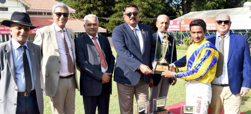Poonawalla Mysuru 1000 Guineas trophy to Royal Legacy’s jockey Akshay Kumar as trainer James