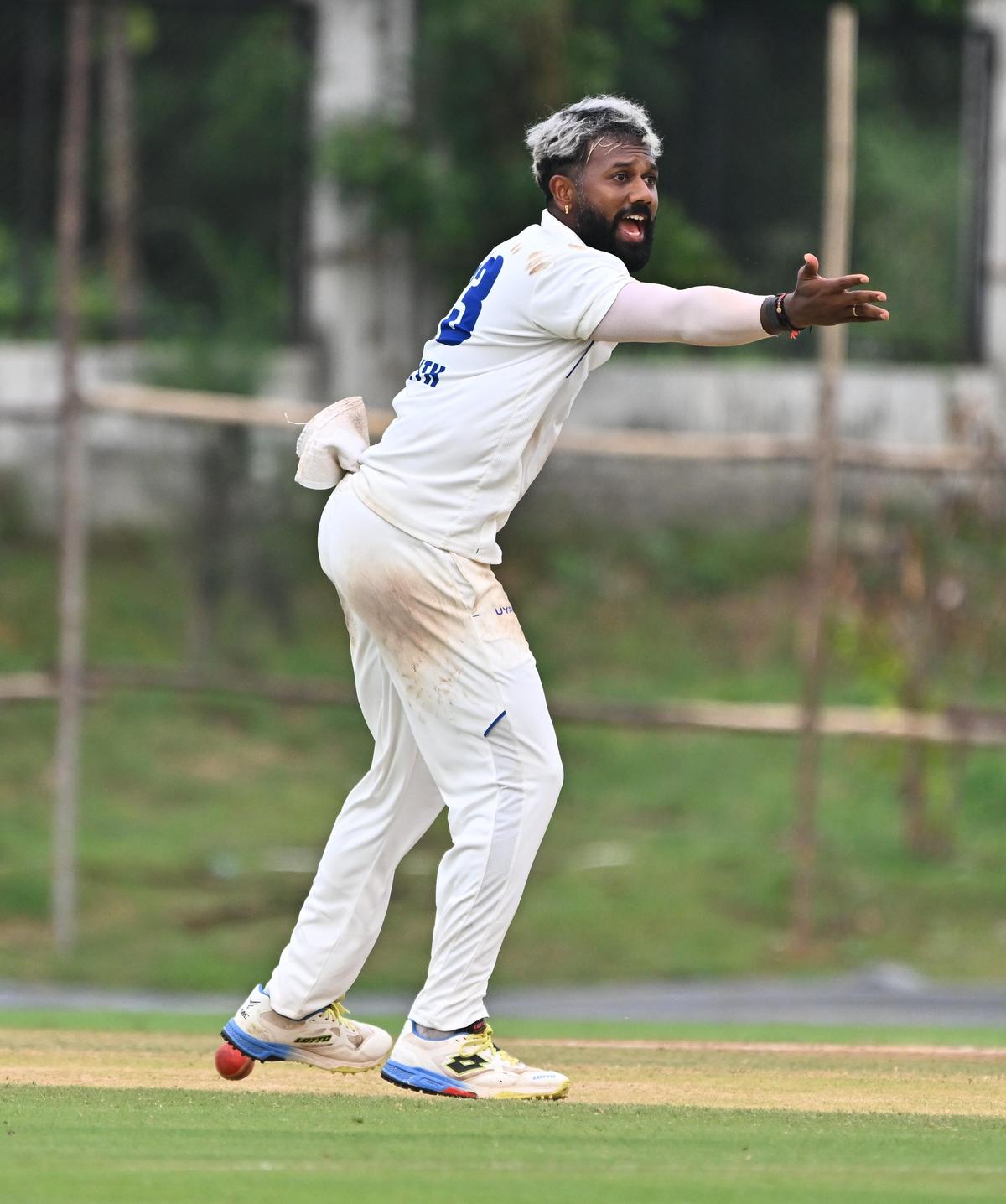 Hyderabad shades the early part; Andhra takes control at the end — Ranji Trophy
