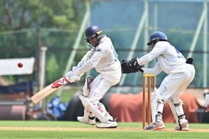 Smaran bails Karnataka out from a precarious spot